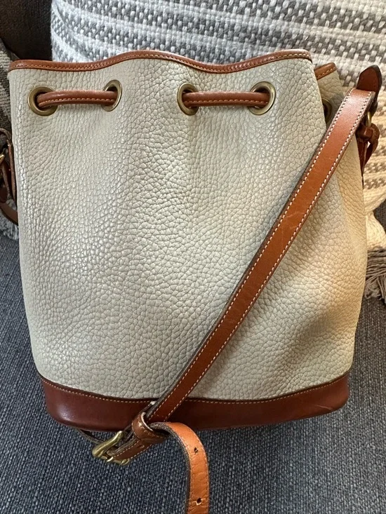 Vintage Dooney & Bourke Cream and Brown Pebble Leather Drawstring Bucket Bag - Picture 7 of 10